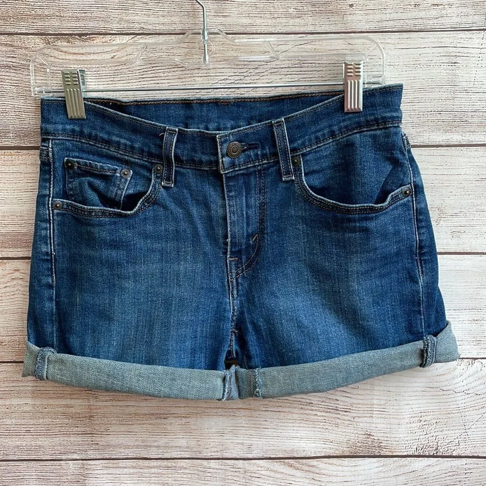 LEVI’S JEAN SHORTS‎ IN BLUE DENIM